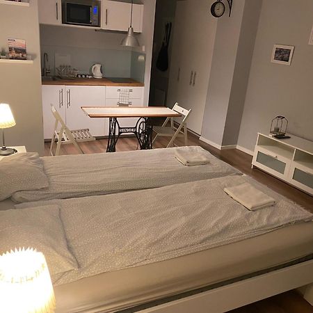 B&B Apartman เอ็กเกอร์ ภายนอก รูปภาพ