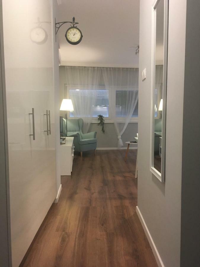 B&B Apartman เอ็กเกอร์ ภายนอก รูปภาพ